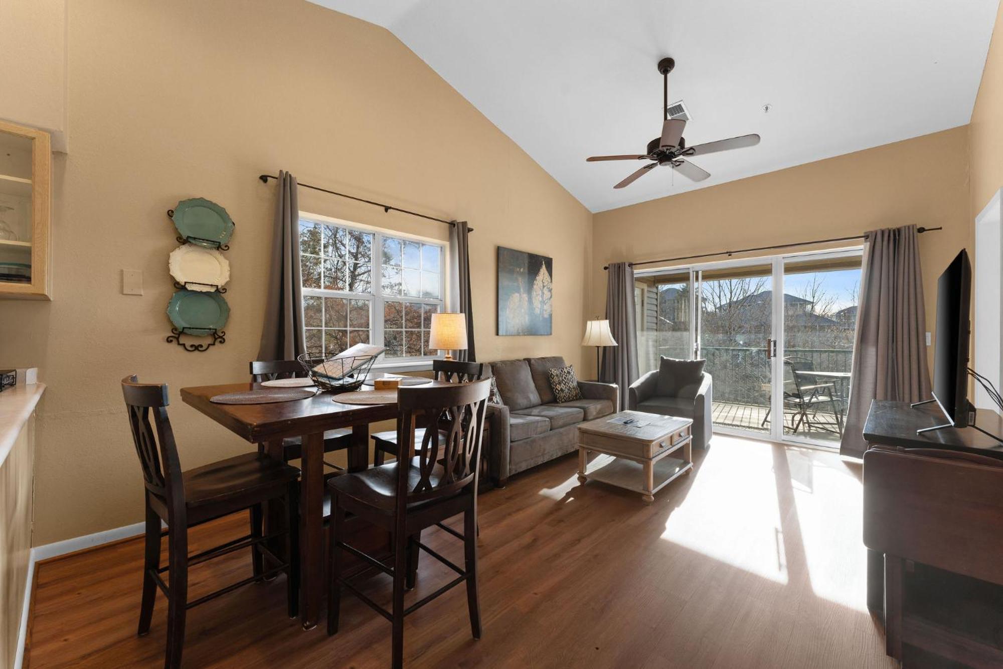 Point Lookout Cozy Top Floor 2Br Condo With View And Amenities!! מראה חיצוני תמונה