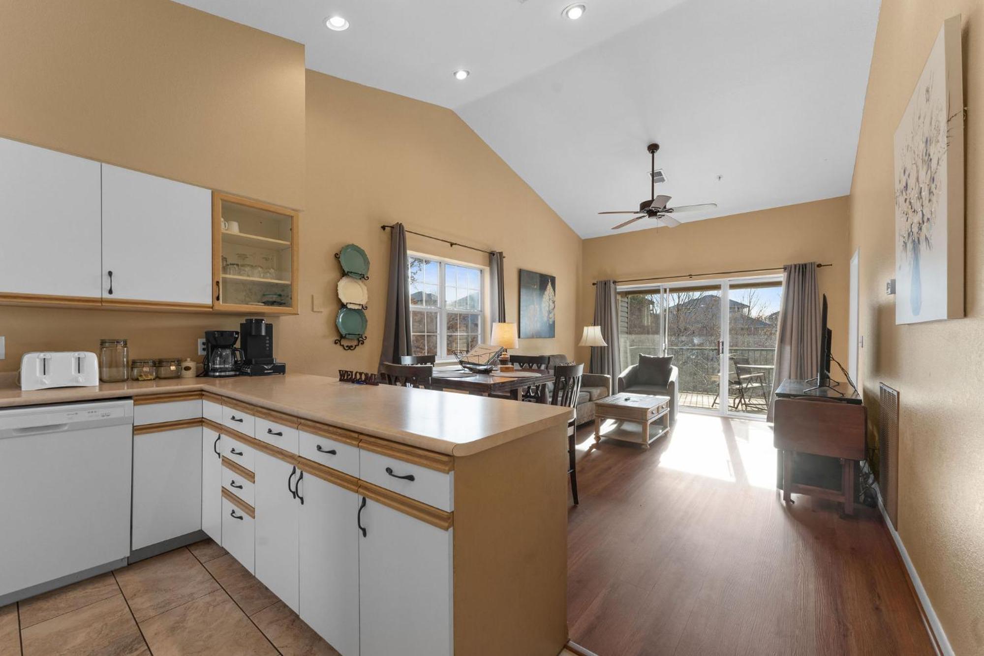 Point Lookout Cozy Top Floor 2Br Condo With View And Amenities!! מראה חיצוני תמונה